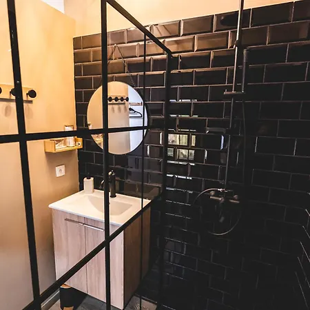 Cosy Wood Hastière-par-delà