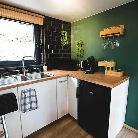 Cosy Wood Hastière-par-delà